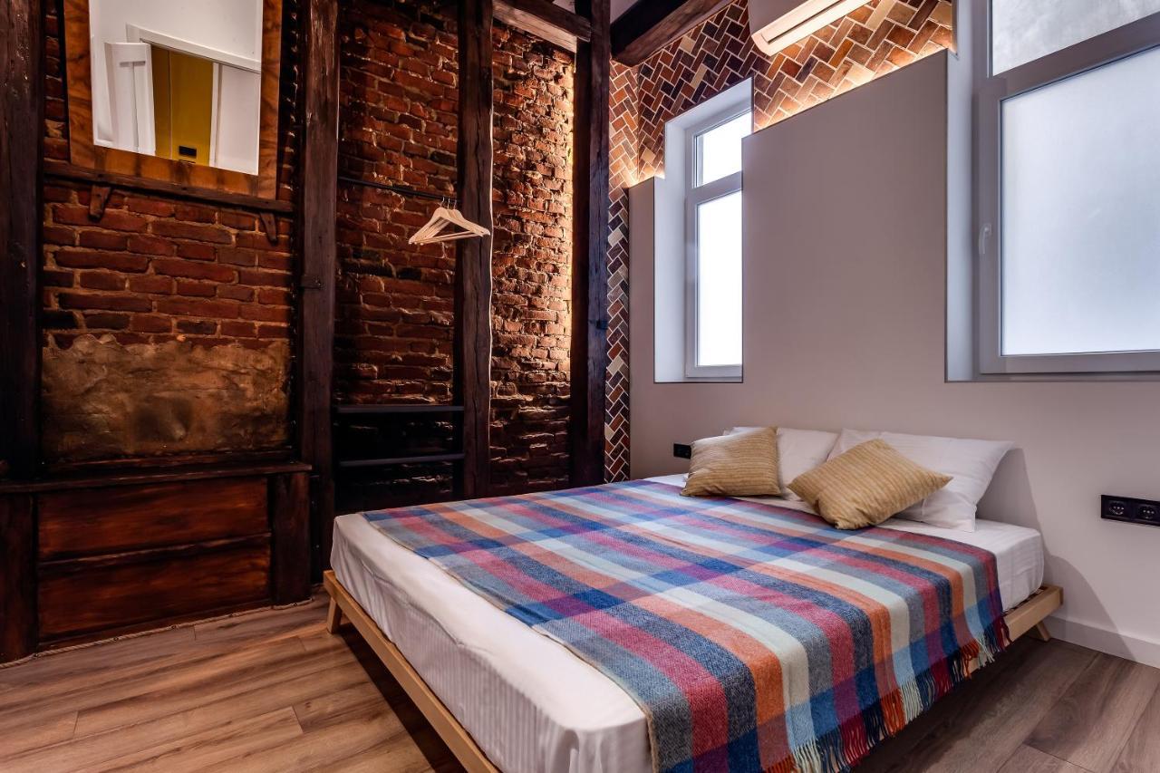 Leogrand Apartments On Kniazia Romana 6 Lviv Luaran gambar